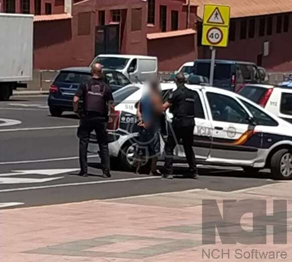 Momento de la detención del supuesto autor del apuñalamiento/TA.